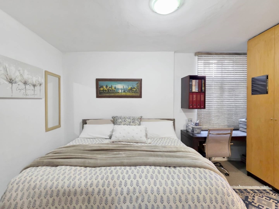 1 Bedroom Property for Sale in Fresnaye Western Cape